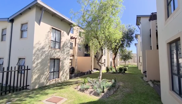 To Let 2 Bedroom Property for Rent in Burgundy Estate Western Cape